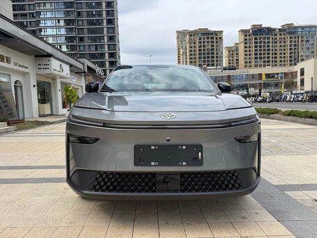 2026 Toyota bZ3X 58.3 kWh, серый, 2590000 рублей, вид 2