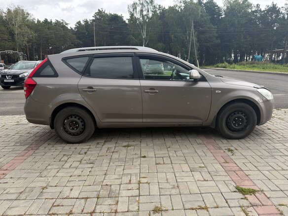 2009 Kia Ceed I, бежевый, 550000 рублей - вид 3