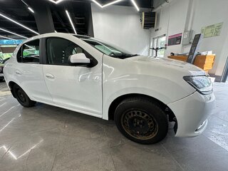 2017 Renault Logan II, белый, 420000 рублей, вид 1