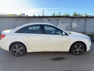 2012 Chevrolet Cruze I, белый, 430000 рублей, вид 3