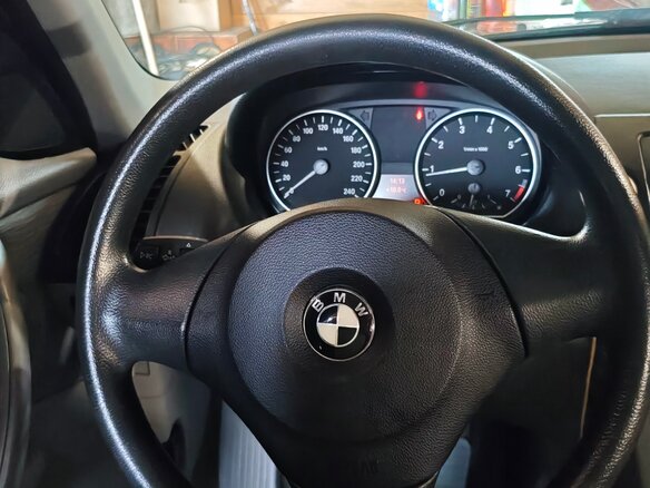 2008 BMW 1 серии 116i I (E81/E82/E87/E88) Рестайлинг, чёрный, 680000 рублей - вид 10