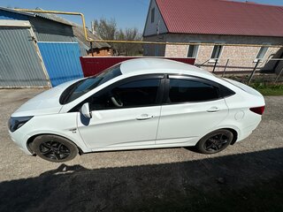 2015 Hyundai Solaris I Рестайлинг, белый, 1620000 рублей, вид 4