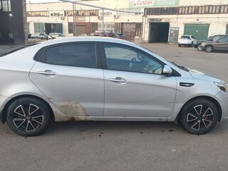 2011 Kia Rio III, серебристый, 720000 рублей, вид 2