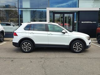2018 Volkswagen Tiguan II, белый, 2219000 рублей, вид 4