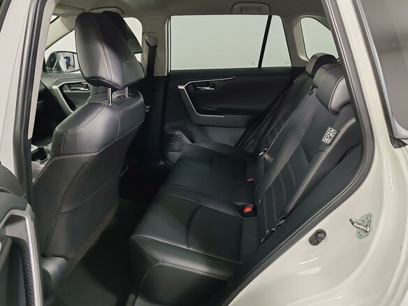 2021 Toyota RAV4 V (XA50), белый, 2875000 рублей - вид 11