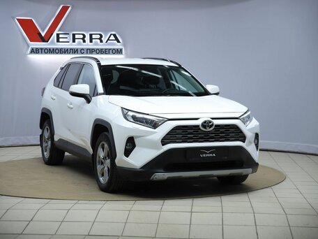 2019 Toyota RAV4 V (XA50), белый, 2790000 рублей, вид 3