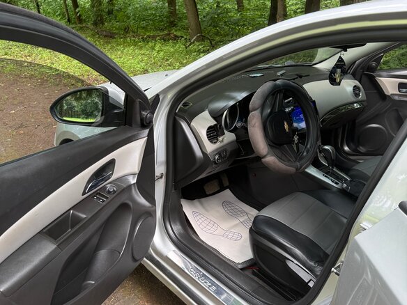 2015 Chevrolet Cruze I Рестайлинг, серебристый, 800000 рублей - вид 7