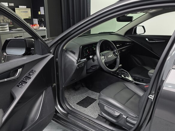 2023 Kia Niro II, серый, 1473000 рублей - вид 4