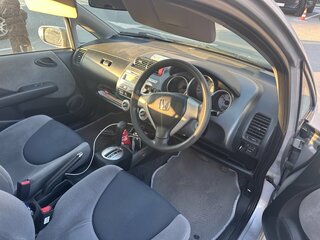 2005 Honda Fit I, серебристый, 390000 рублей, вид 5