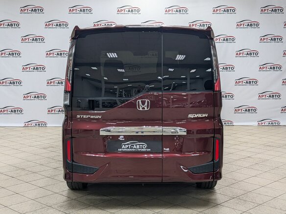 2018 Honda Stepwgn Spada V Рестайлинг, красный, 2599000 рублей - вид 4