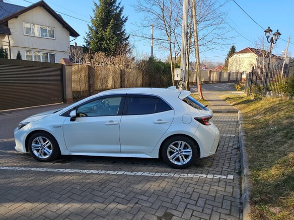 2018 Toyota Corolla Sport XII (E210), белый, 1700000 рублей - вид 9