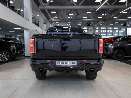 2024 Ram 1500 Crew Cab V Рестайлинг, чёрный, 8999999 рублей, вид 5