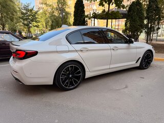 2020 BMW 5 серии 540i VII (G30/G31/G38) Рестайлинг, белый, 4700000 рублей, вид 5