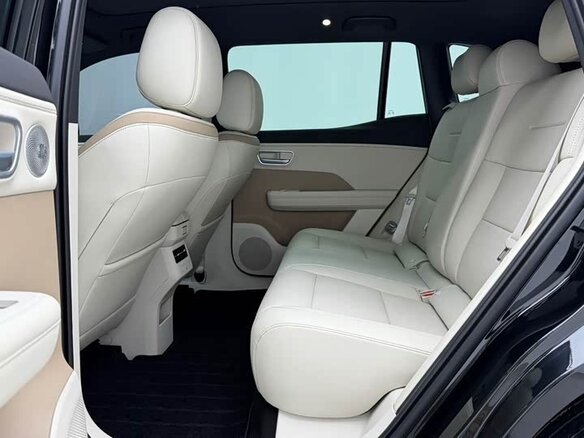 2025 Toyota bZ3X 58.3 kWh, чёрный, 3500000 рублей - вид 5
