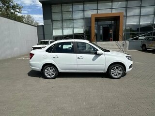 2026 Lada (ВАЗ) Granta I Рестайлинг, белый, 1089000 рублей, вид 4