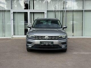 2017 Volkswagen Tiguan II, серебристый, 2149000 рублей, вид 2