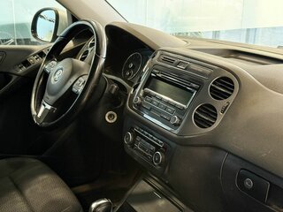2014 Volkswagen Tiguan I Рестайлинг, серебристый, 957000 рублей, вид 5
