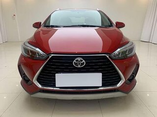 2022 Toyota Yaris L X XP150 Рестайлинг, красный, 925000 рублей, вид 2