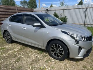 2020 Kia Rio IV Рестайлинг, серый, 1650000 рублей, вид 4