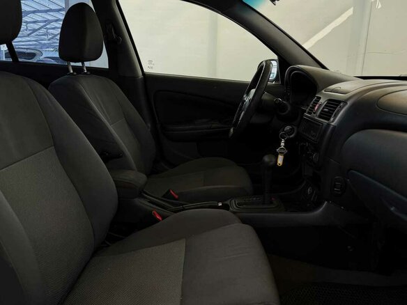 2005 Nissan Almera II (N16) Рестайлинг, бежевый, 175000 рублей - вид 10