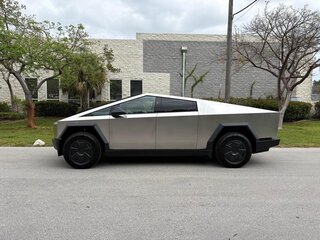 2026 Tesla Cybertruck All-wheel Drive, серебристый, 22000000 рублей, вид 3