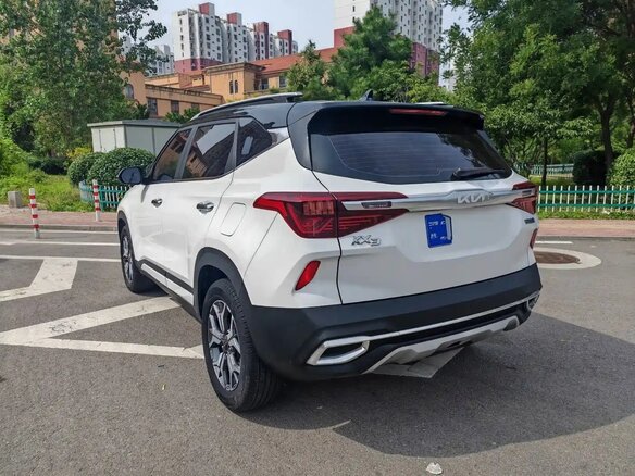 2023 Kia KX3, белый, 1650000 рублей - вид 5