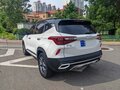 2023 Kia KX3, белый, 1650000 рублей - вид 5