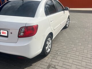 2010 Kia Rio II Рестайлинг, белый, 540000 рублей, вид 4