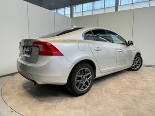 2016 Volvo S60 II Рестайлинг, серебристый, 1330000 рублей, вид 5