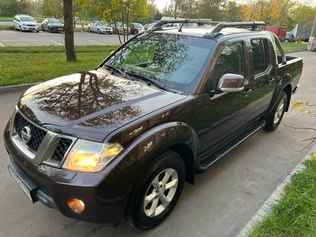 2010 Nissan Navara (Frontier) III (D40) Рестайлинг, серый, 2120000 рублей, вид 3