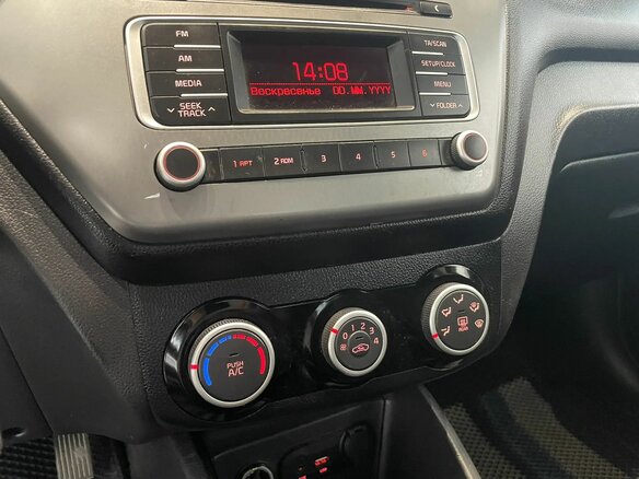 2016 Kia Rio III Рестайлинг, белый - вид 16