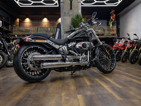 2026 Harley-Davidson Breakout, чёрный, 3290000 рублей - вид 3
