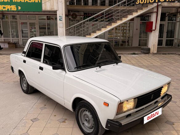 2010 Lada (ВАЗ) 2105, белый, 250000 рублей - вид 3