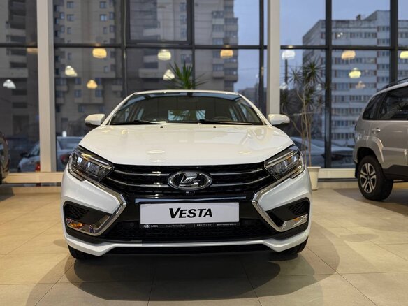 2026 Lada (ВАЗ) Vesta I Рестайлинг (NG), белый - вид 1