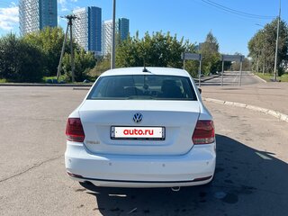 2018 Volkswagen Polo V Рестайлинг, белый, 900000 рублей, вид 4