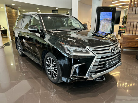 2017 Lexus LX 450d III Рестайлинг 2, чёрный, 7699000 рублей, вид 3