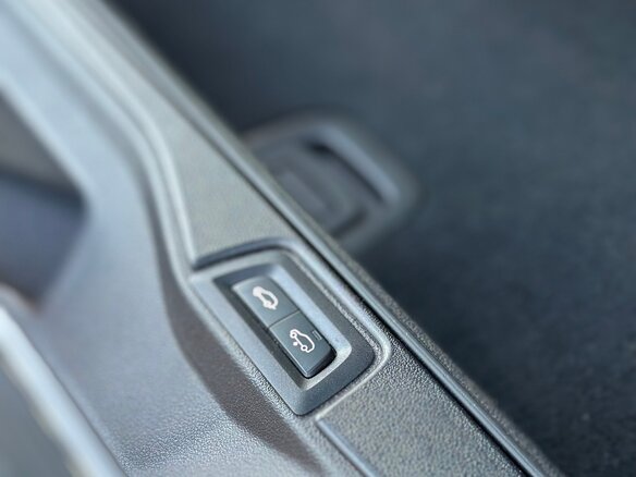 2023 BMW X7 40d I (G07) Рестайлинг, серый - вид 21