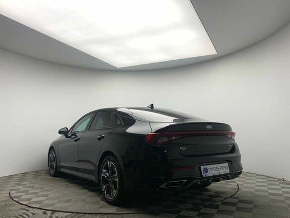 2021 Kia K5 III, чёрный, 2401000 рублей - вид 4