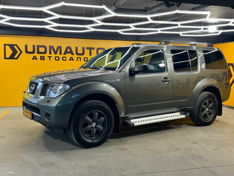Nissan Pathfinder III