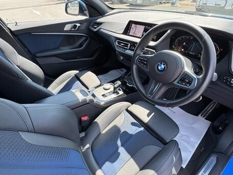 2021 BMW 1 серии 118i III (F40), голубой, 1105000 рублей, вид 3