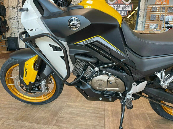 2025 QJMotor SVT 650 X, чёрный, 724000 рублей - вид 6