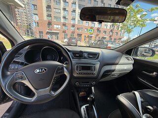 2017 Kia Rio III Рестайлинг, красный, 1400000 рублей, вид 4