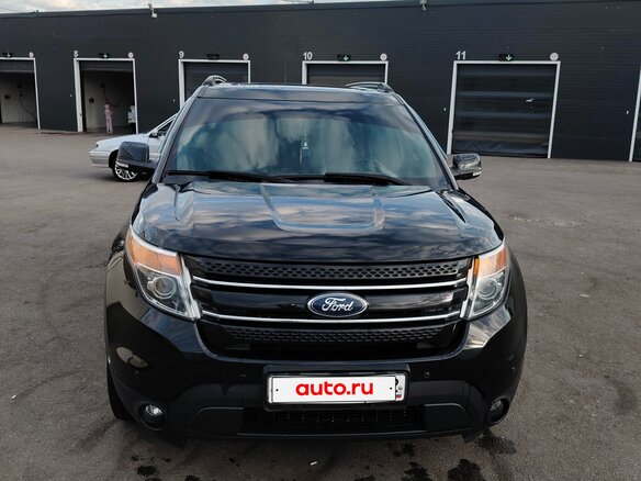 2014 Ford Explorer V, чёрный, 1850000 рублей - вид 3