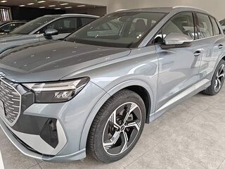 2024 Audi Q4 e-tron 45 I, серебристый, 3908033 рублей, вид 2