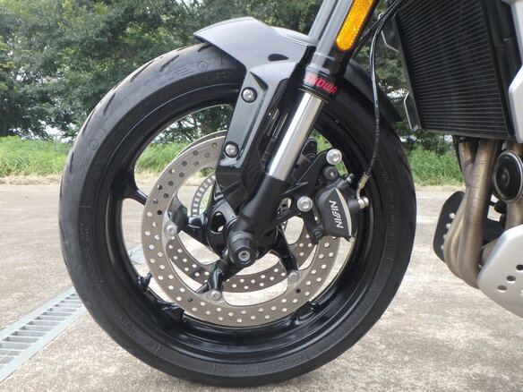 2024 Triumph Trident 660, чёрный, 860000 рублей - вид 10
