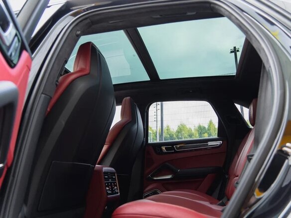 2020 Porsche Cayenne Turbo S E-Hybrid III, чёрный, 13000000 рублей - вид 31