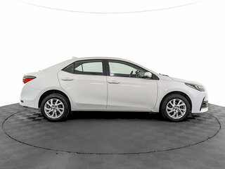2017 Toyota Corolla XI (E160, E170, E180) Рестайлинг 1, белый, 1680000 рублей, вид 4