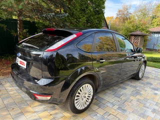 2010 Ford Focus II Рестайлинг, чёрный, 630000 рублей, вид 4