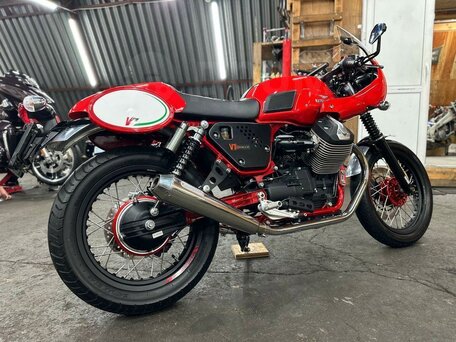 2019 Moto Guzzi V 7, оранжевый, 780000 рублей, вид 5