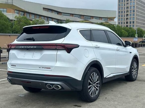 2023 Jetour X70+ I, белый, 1350000 рублей - вид 4